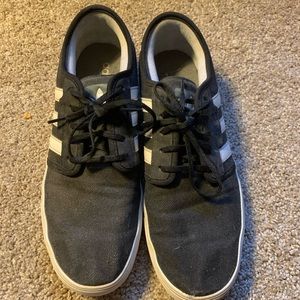 Men’s Adidas sneakers size 9 1/2